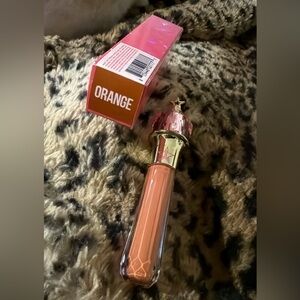 Orange concealer Jeffrey star